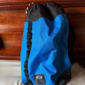 Oakley Active Blue Backpack, New, 12x17x3 Inches